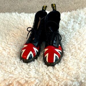 RARE Dr. Martens Combat Boots/Size 8